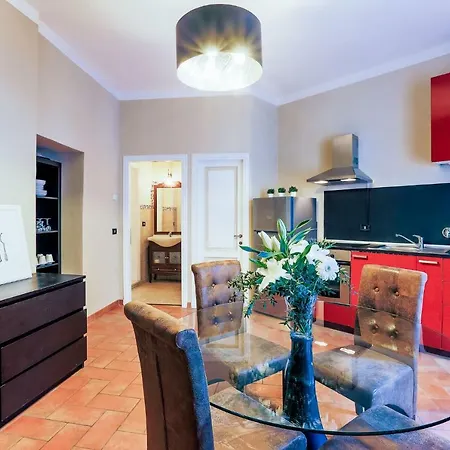 Romantic Flat